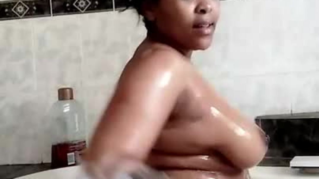 ⁣Wet booty