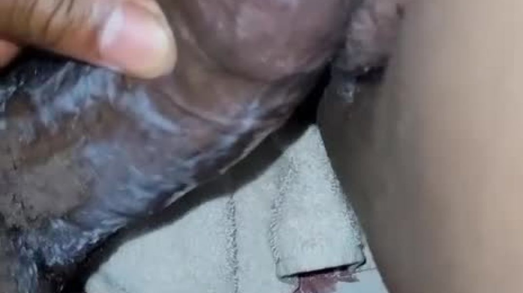⁣Wet pussy makes me cum