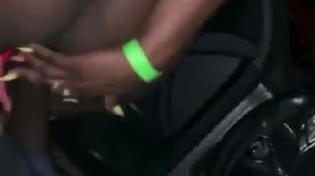 ⁣Benz driver quickie