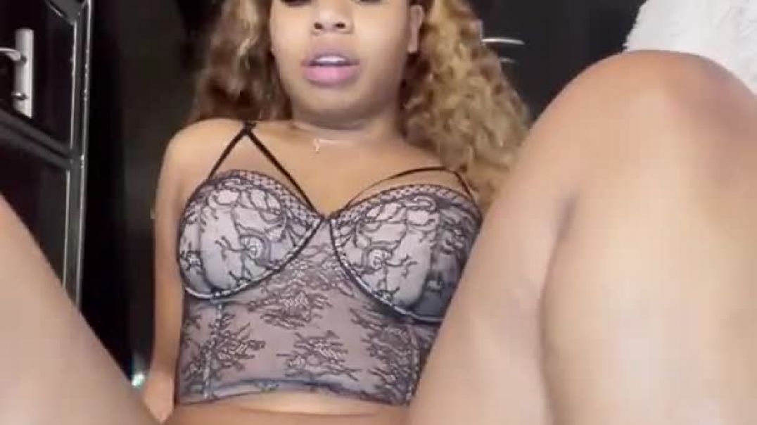 ⁣Yellowbone horny