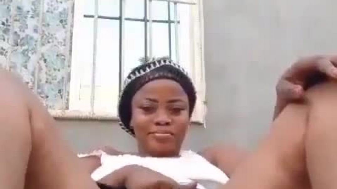 ⁣Playing with pussy outside