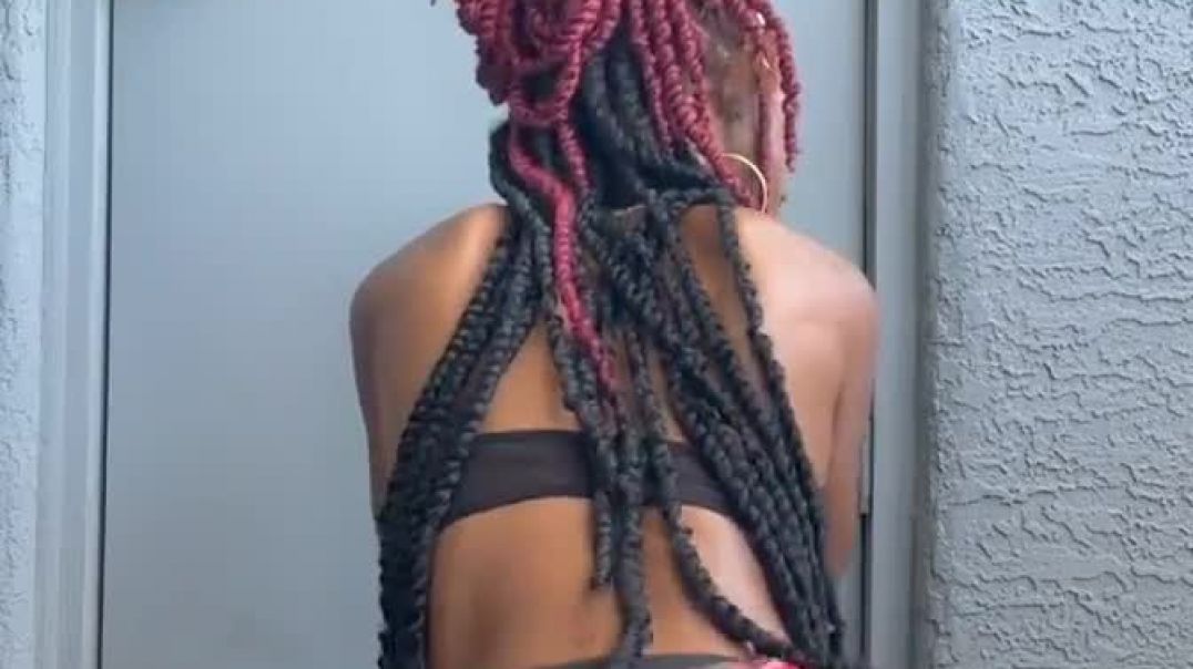 ⁣Kandii-Morningstar-has-a-fat-punani