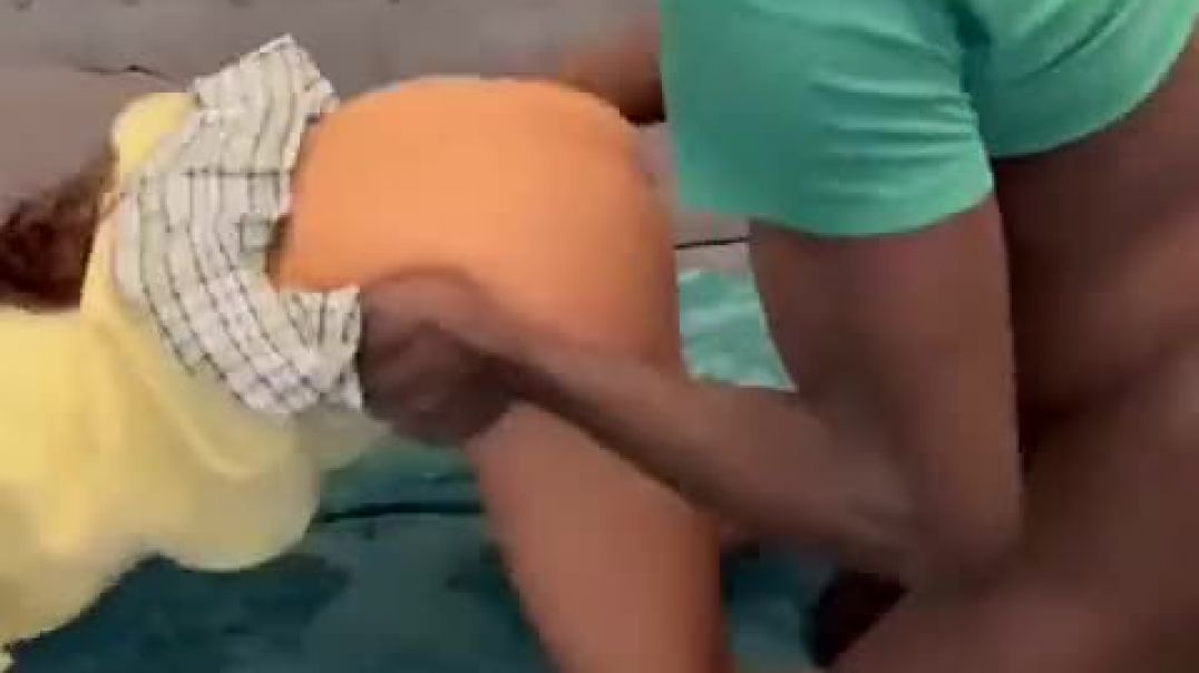 ⁣Blk dude Fucking skenda white chick